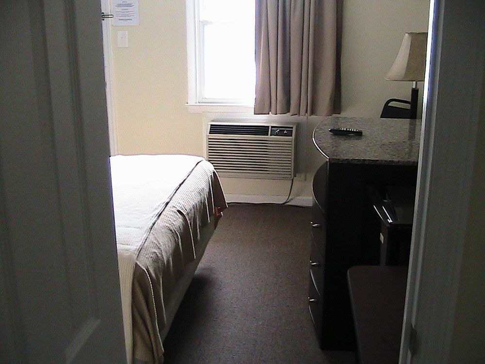 Shore Point Motel พอยท์เพลสเซนท์บีช ภายนอก รูปภาพ