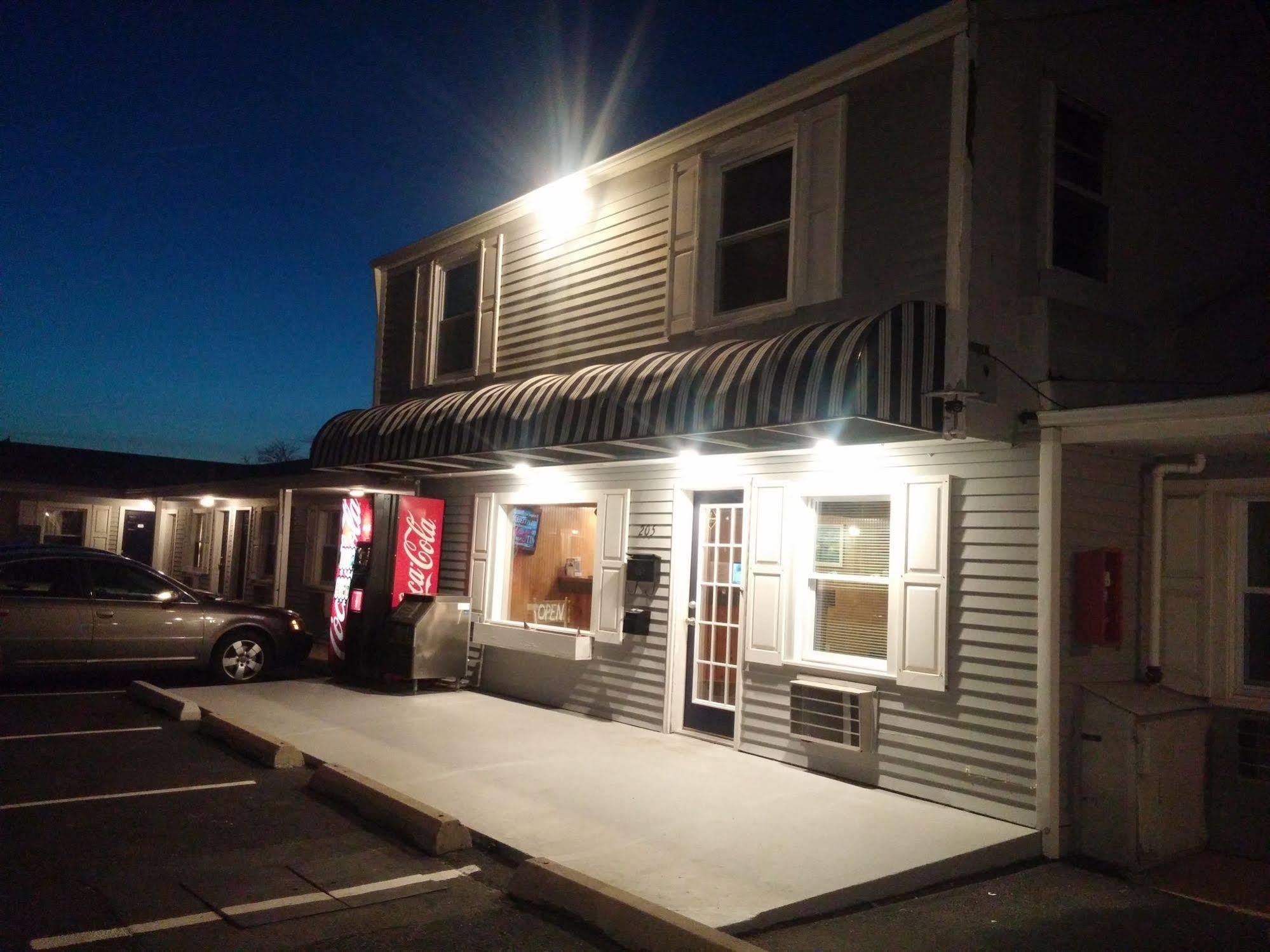 Shore Point Motel พอยท์เพลสเซนท์บีช ภายนอก รูปภาพ